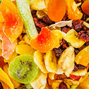 Bol de mélange fruits secs premium avec amandes, cajou et cranberries sans sucre.
